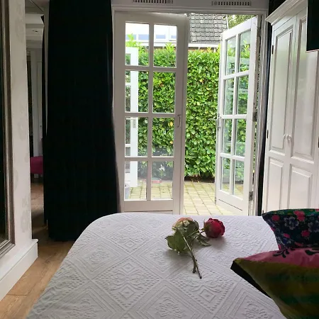 Place To Be Bed & Breakfast